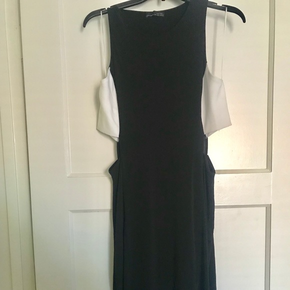 Zara Black dress with white side panel cutout - Picture 3 of 3
